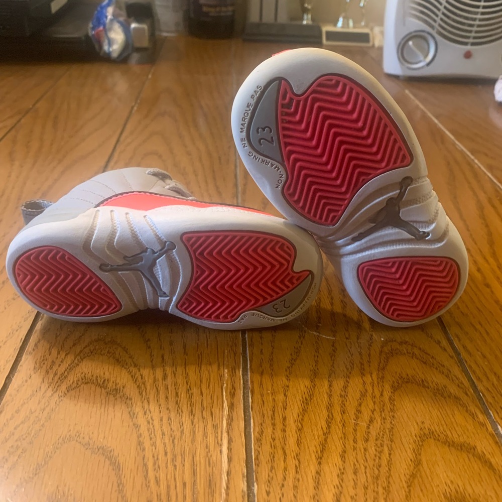 Jordan 12 - Picture 5 of 6